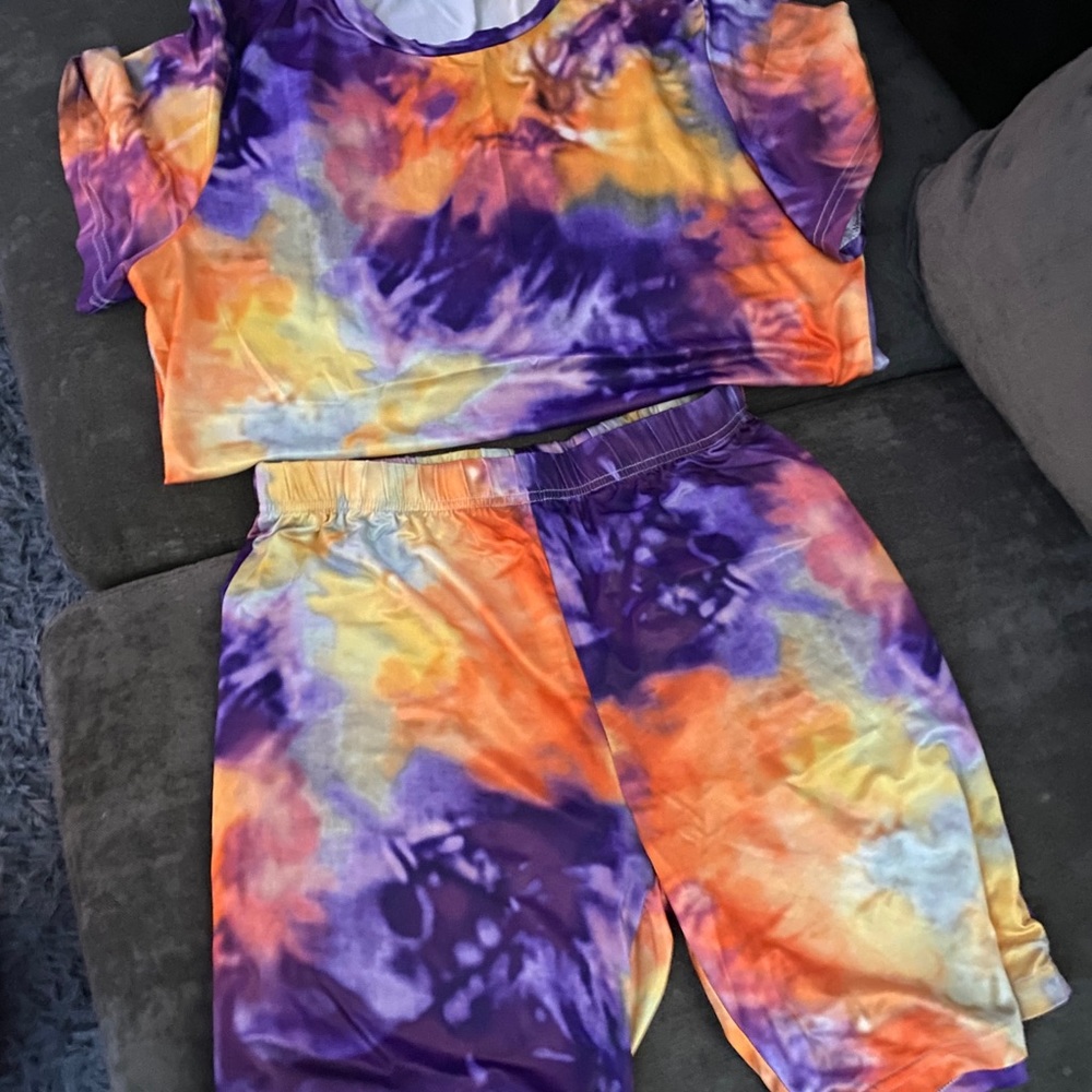 Size large tye dye biker shorts set